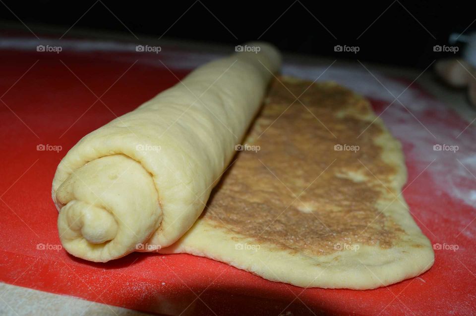 preparation of cinnamon rolls