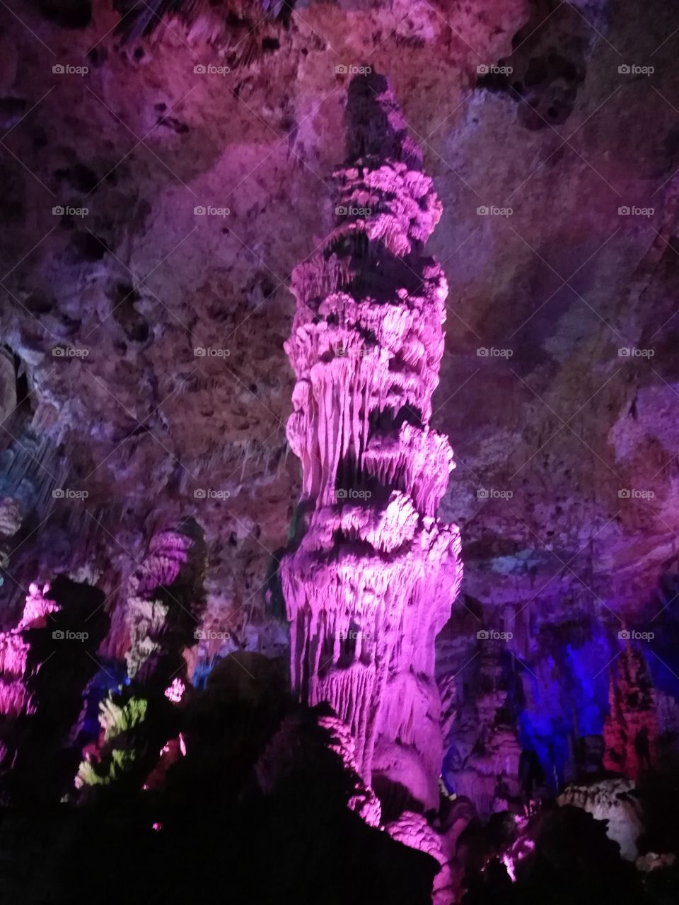 grotte de la Salamandre illuminée