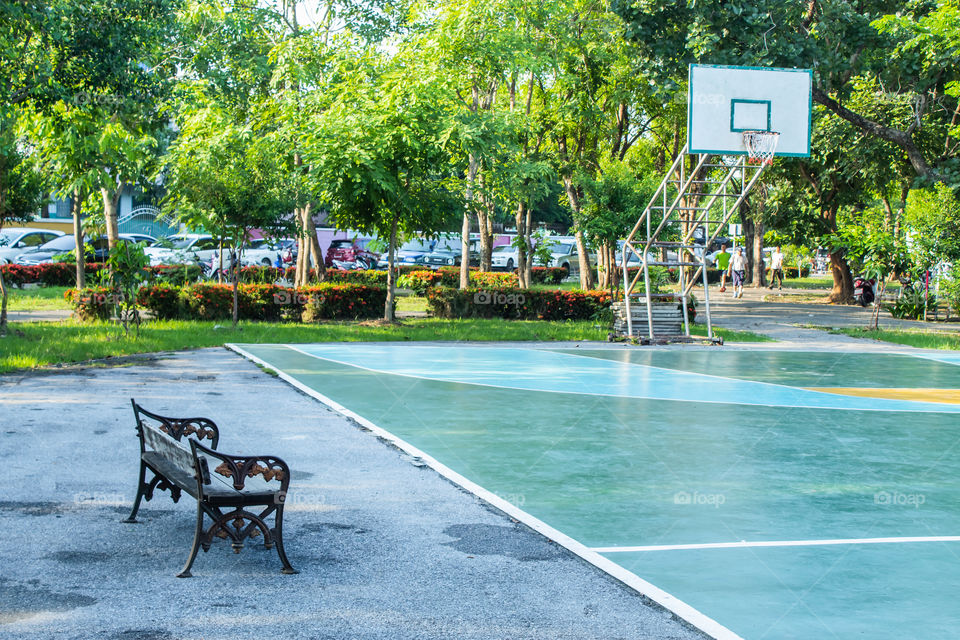 Resting chair damaged. In the field and basketball.