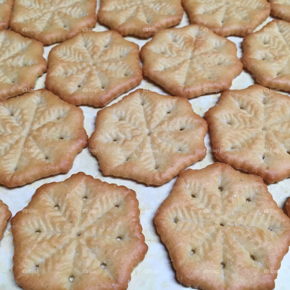 Snowflakes on crackers 
