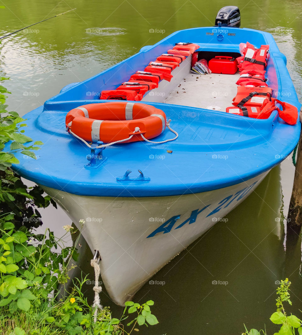 Boat garments in orange