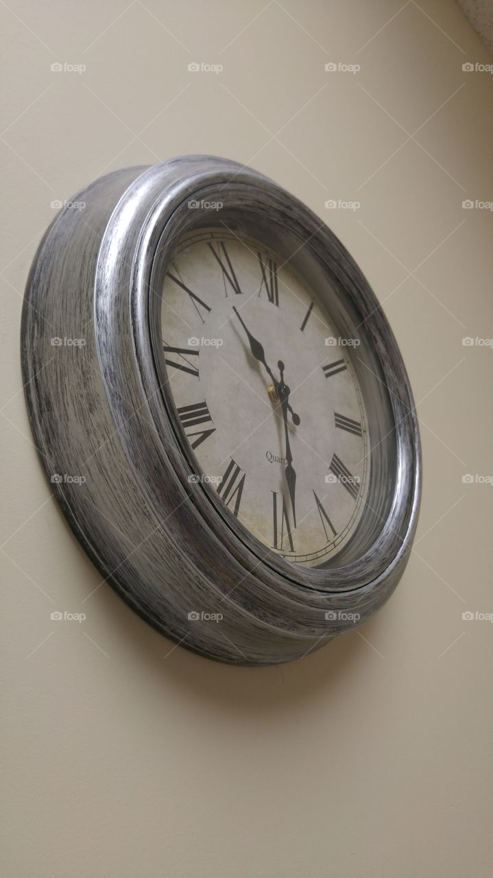 Wall clock