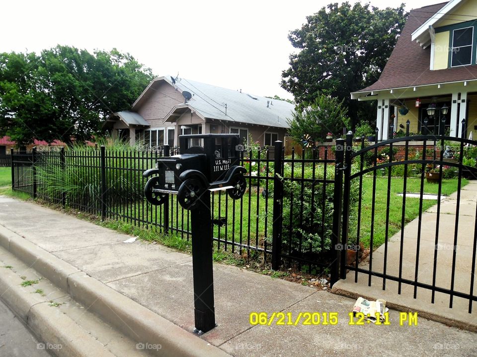 old car 🚗 📬 . this is a picture of a neat mailbox that I saw in Weatherford Texas 