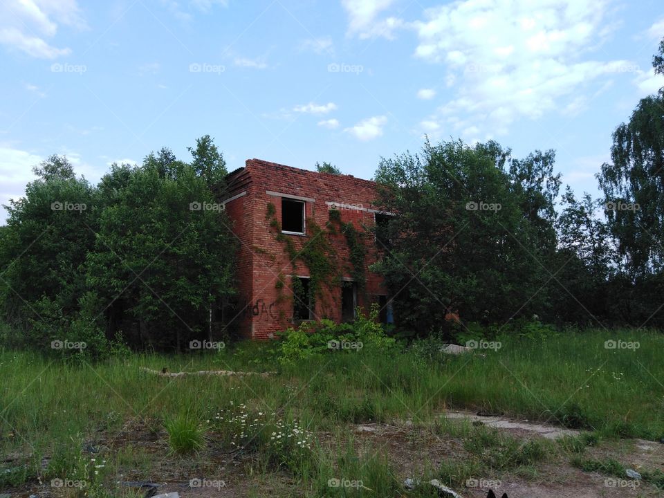 Заброшенное здание