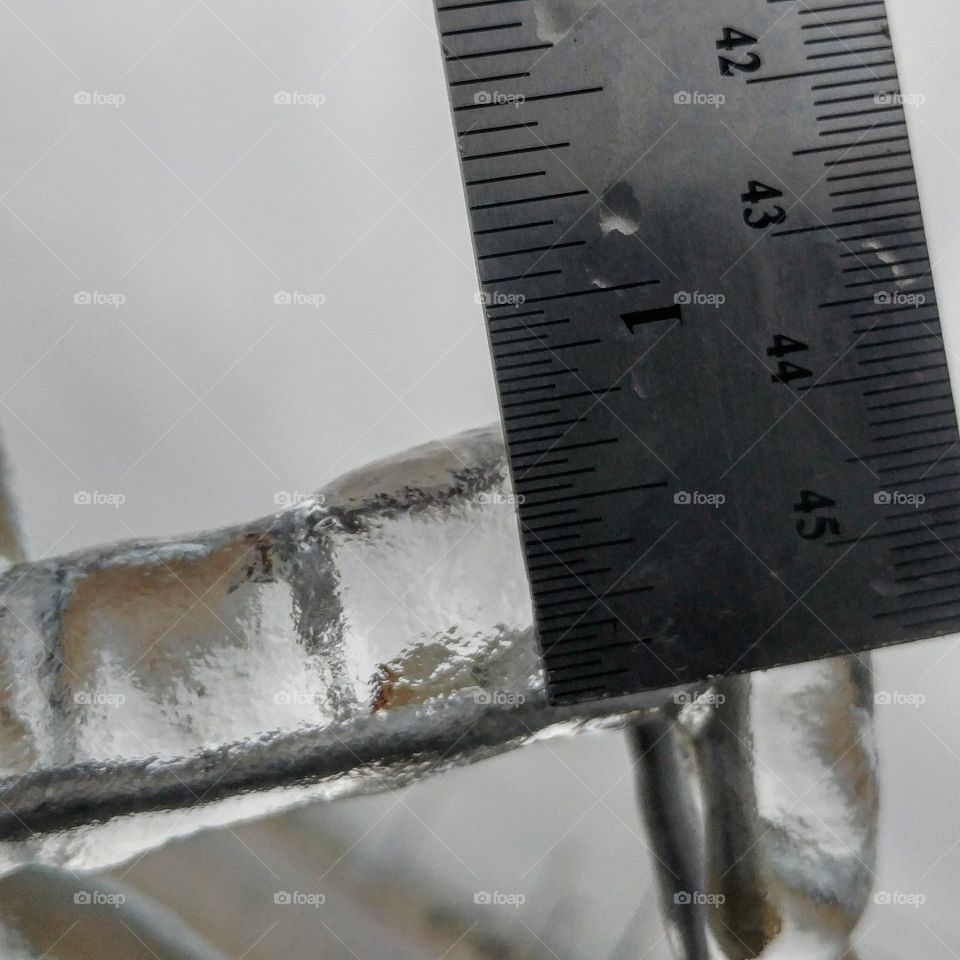 Jan 2017: A winter storm brought 3/4 inch of Ice from freezing rain in Farmington Missouri.