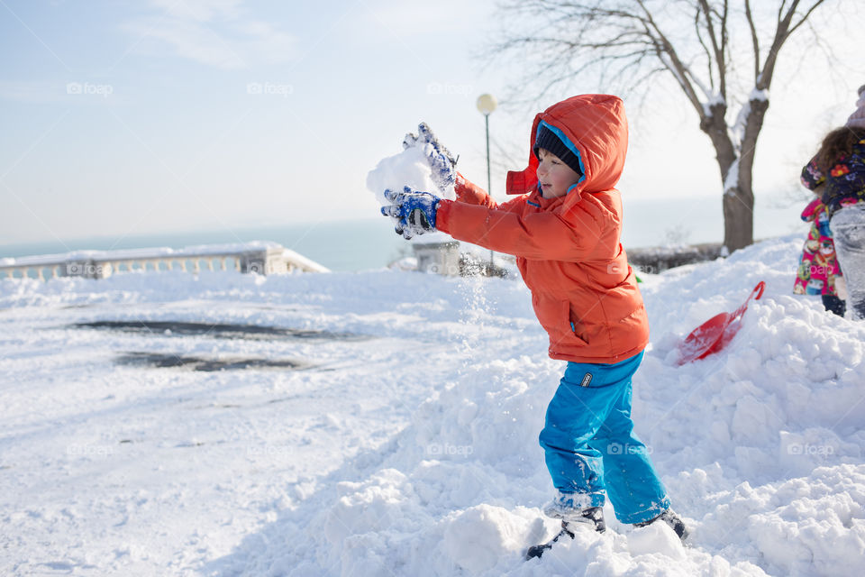 snow fight