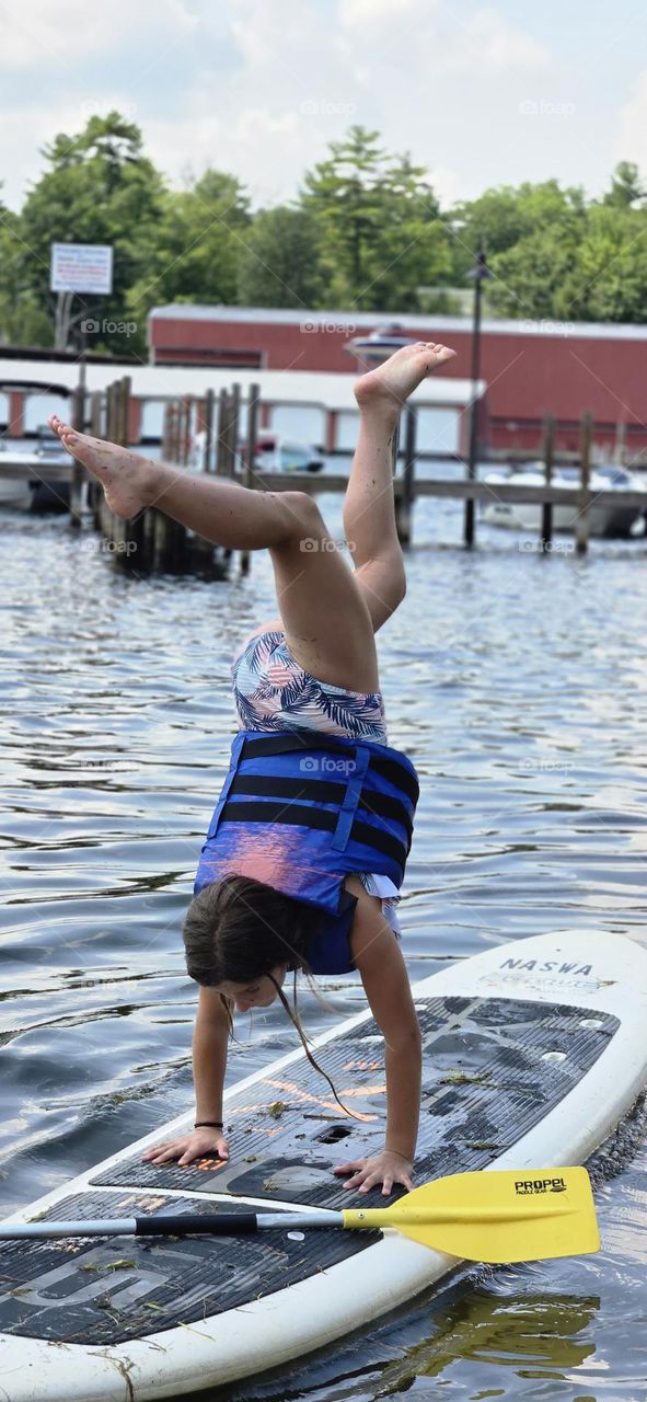 paddleboard gymnastics