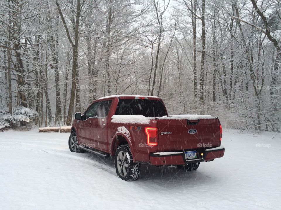 2015 Ford F-150 in the snow