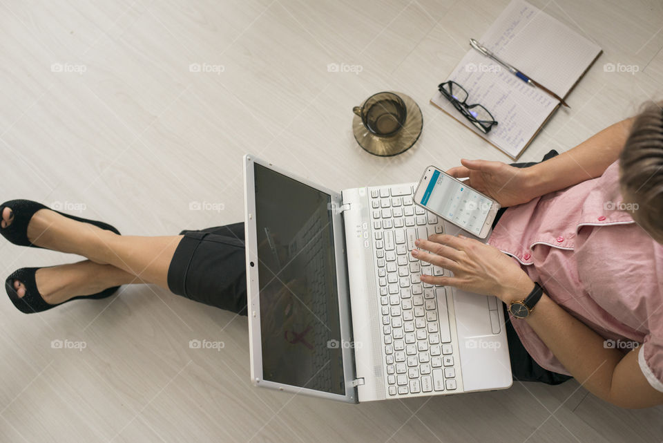 girl with laptop