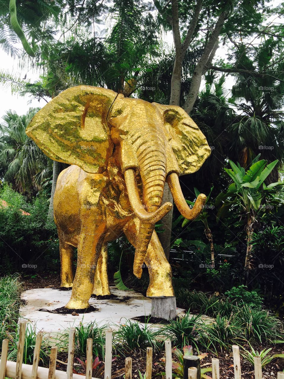 Yellow elephant statue 
