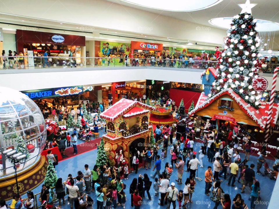 Christmas in the mall.