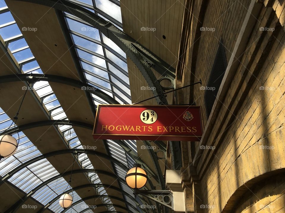 All aboard Hogwarts Express. Please step in platform 9 3/4.