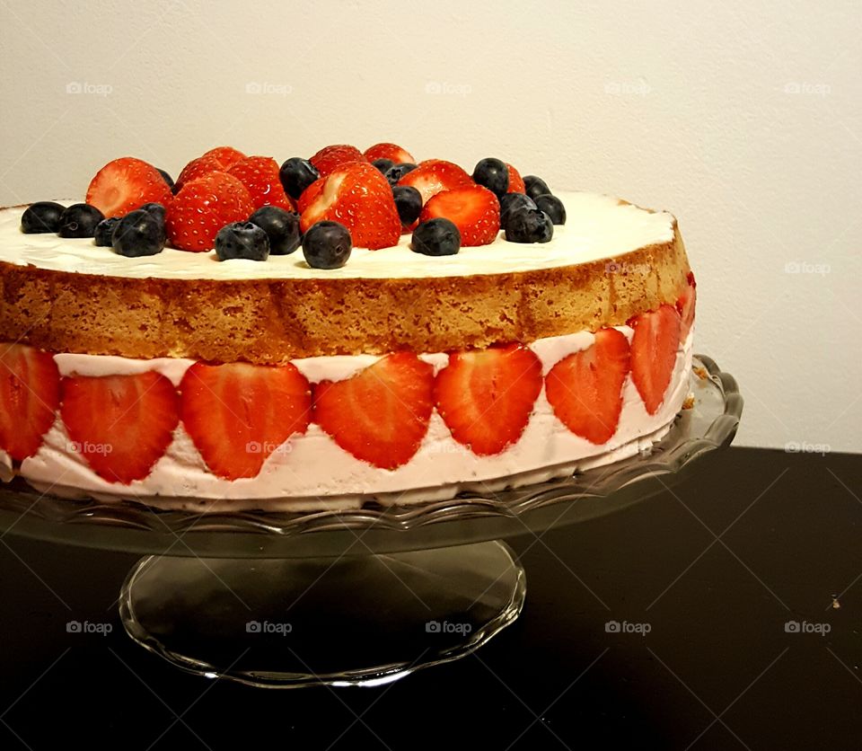 Delicious cake with berries