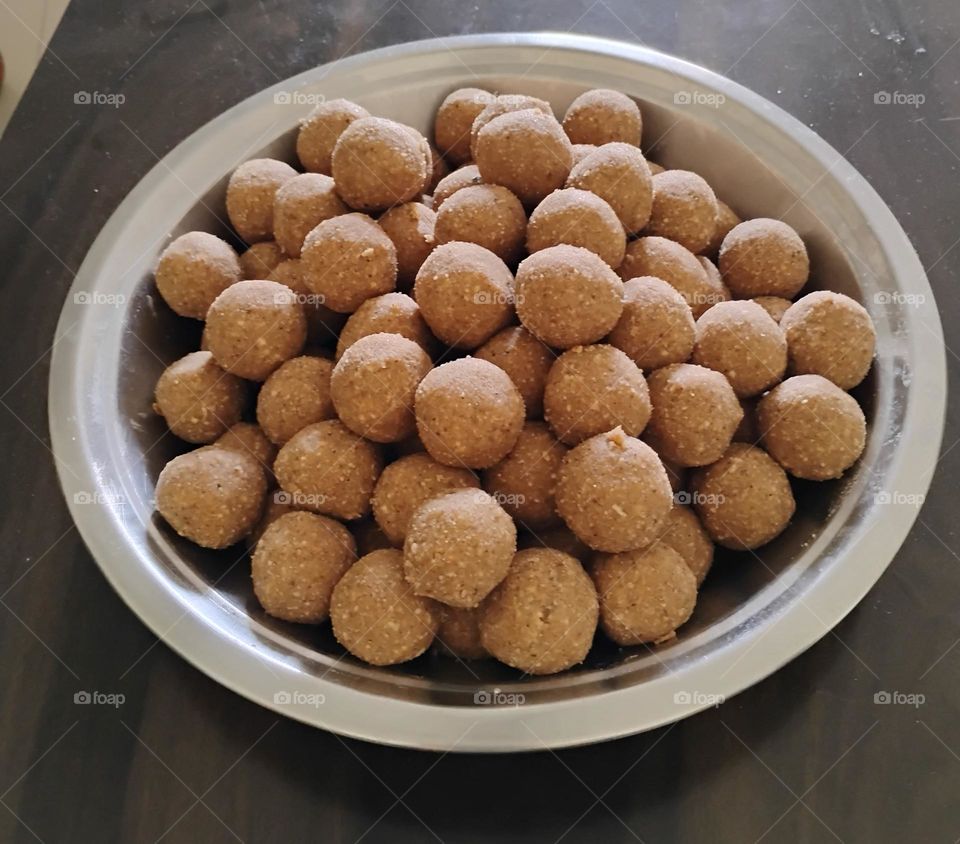 yummy 😋 dry fruits, ghee and wheat flour laddu