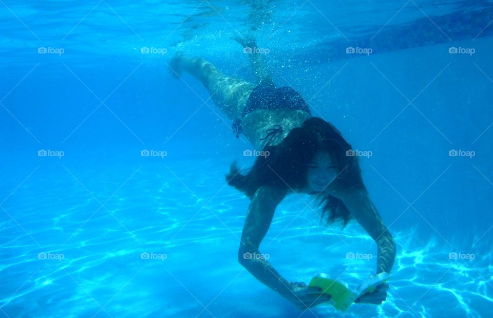 Underwater reading 