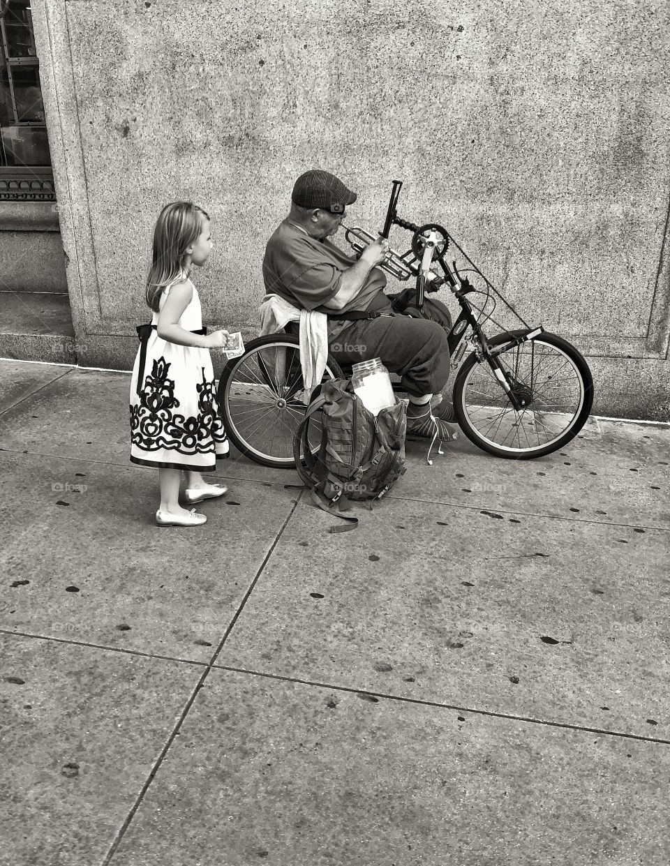 Little girl with big heart 