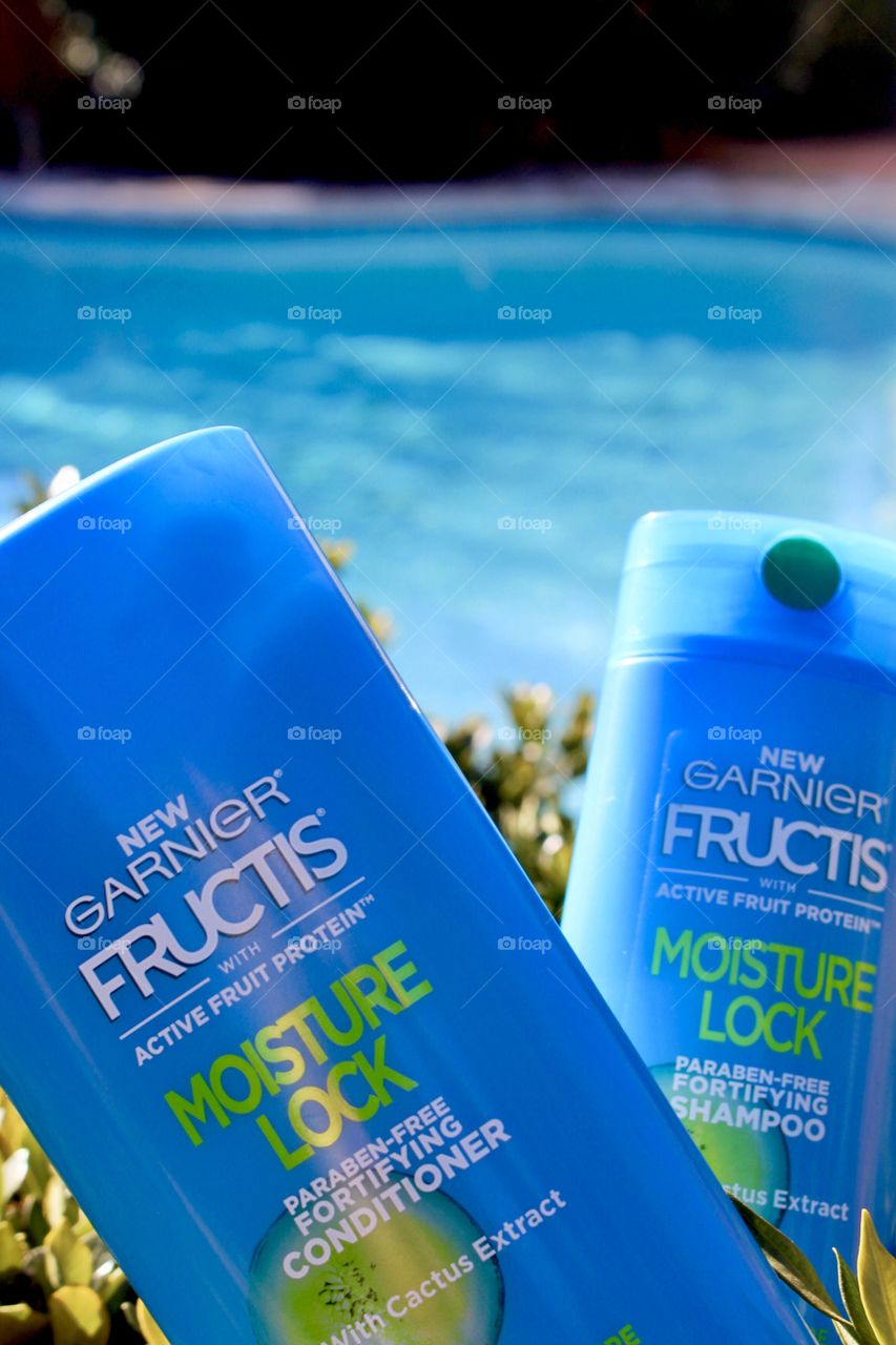 Garnier Fructis Moisture Lock Fortifying Shampoo & Conditioner 