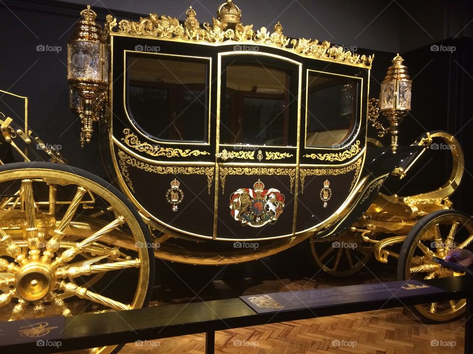 Queen's royal carriage, Royal Mews