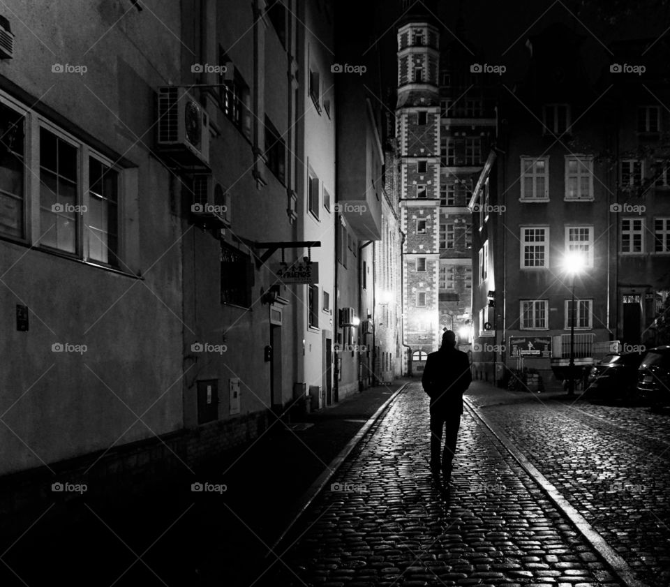 B&W ... Wet October night in Gdańsk 