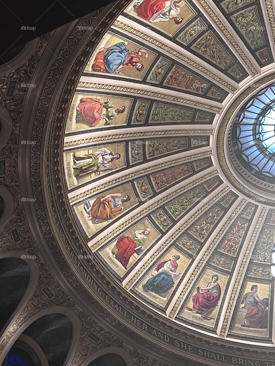 Scotland with gothic architectural styles 🏴󠁧󠁢󠁳󠁣󠁴󠁿