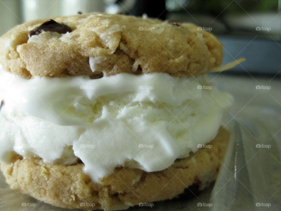 Ice cream cookie sandwich 