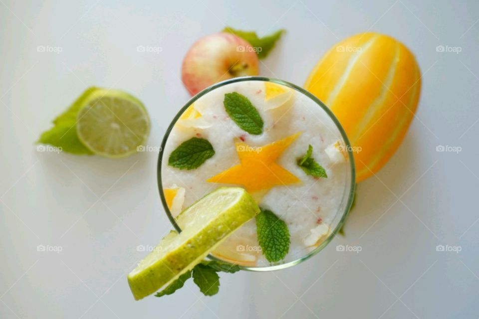 Fresh Fruit smoothie  -Oriental Melon smoothie with apple and lime