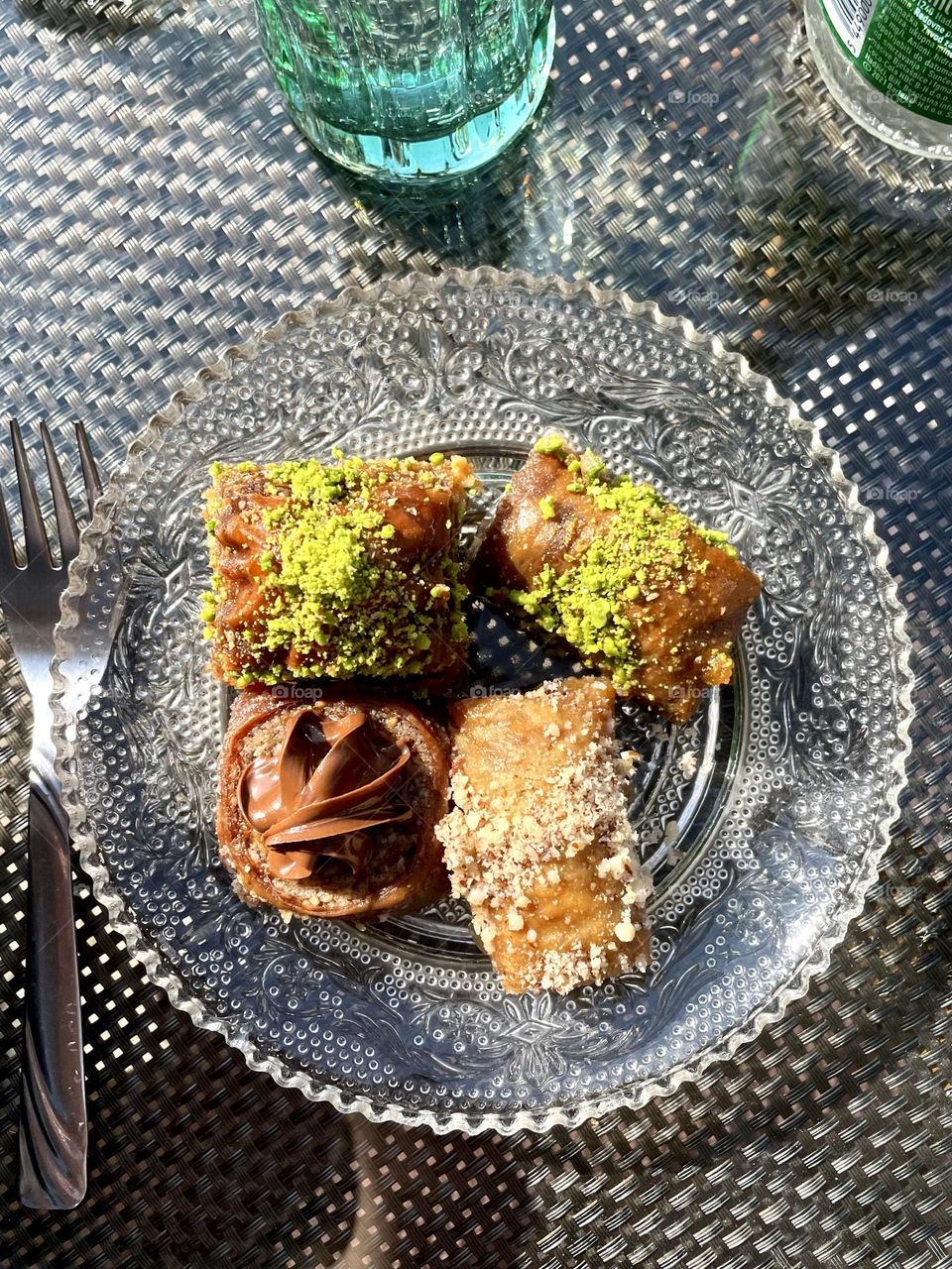 Do you know what this is?
This is a baklava cake
It's from Bosnia and it's delicious✨