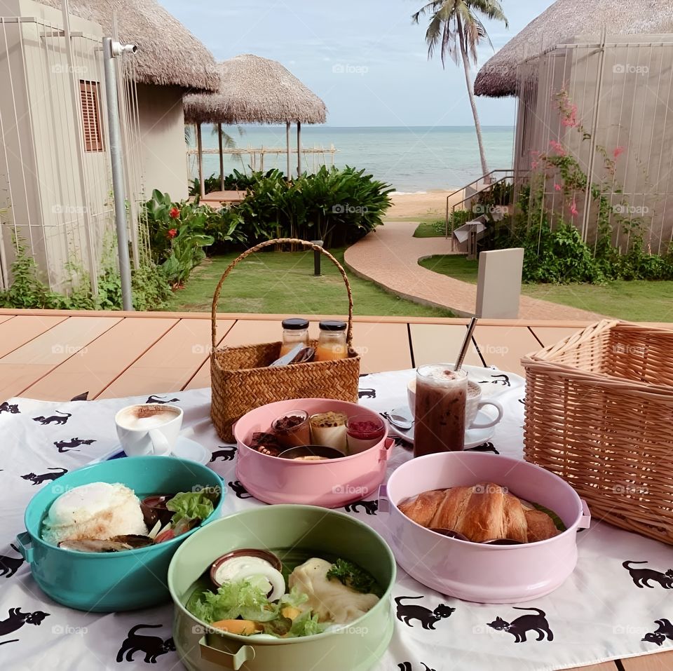 lunch set in resort