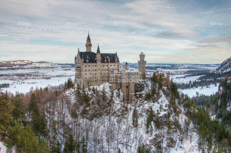 Schloss Neuschwanstein in snow