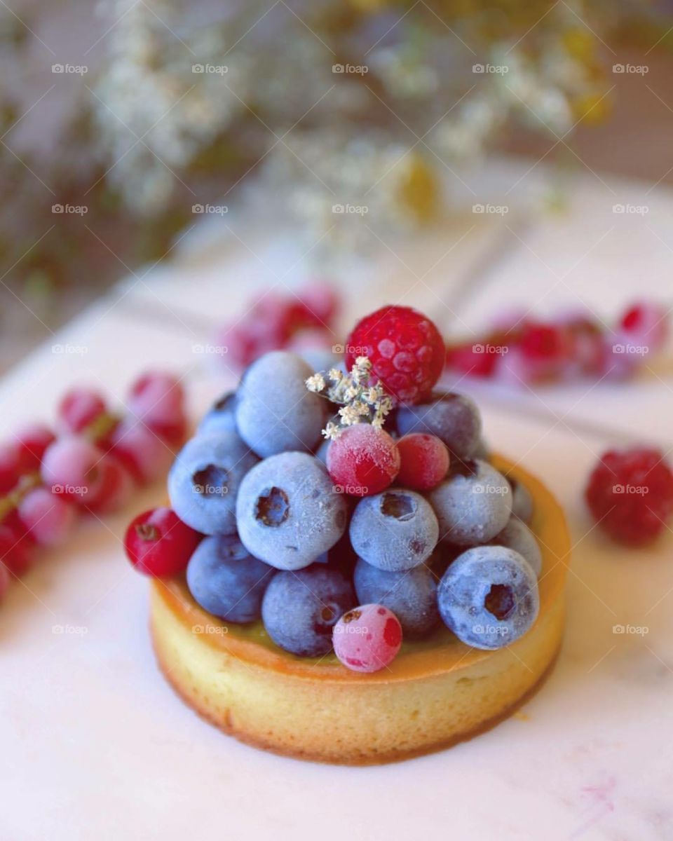 Berry Tartelette with Frozen blueberries, raspberries 