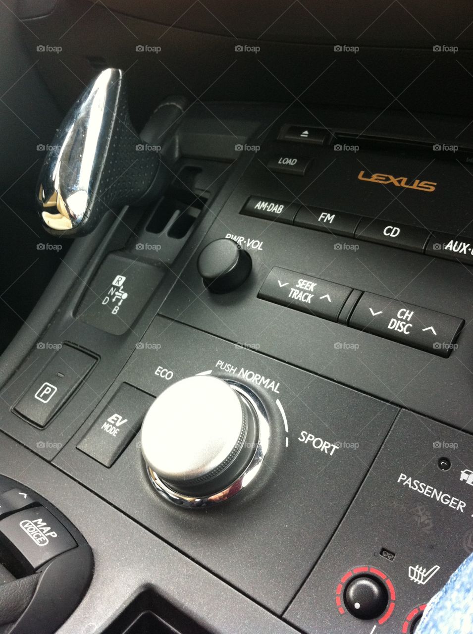 Lexus. Car ct200h
Inside
TECH 