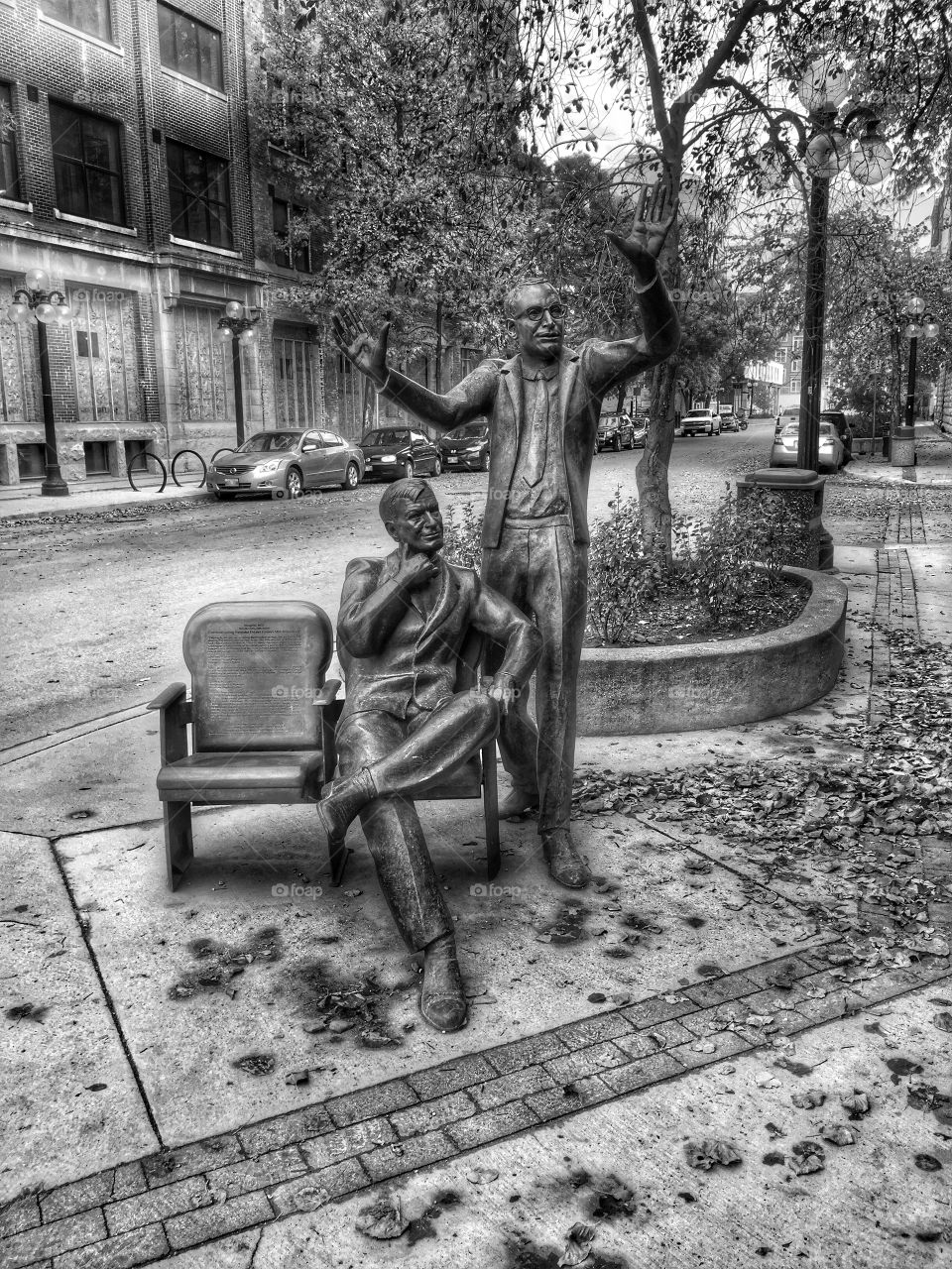 Statues,black and white ,men 