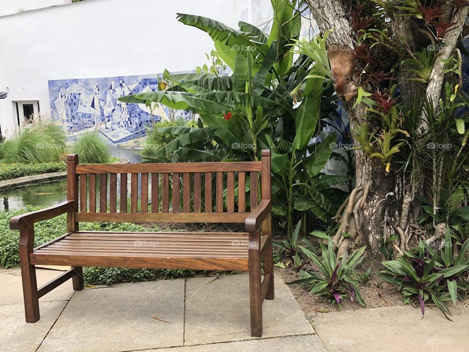Bench garden