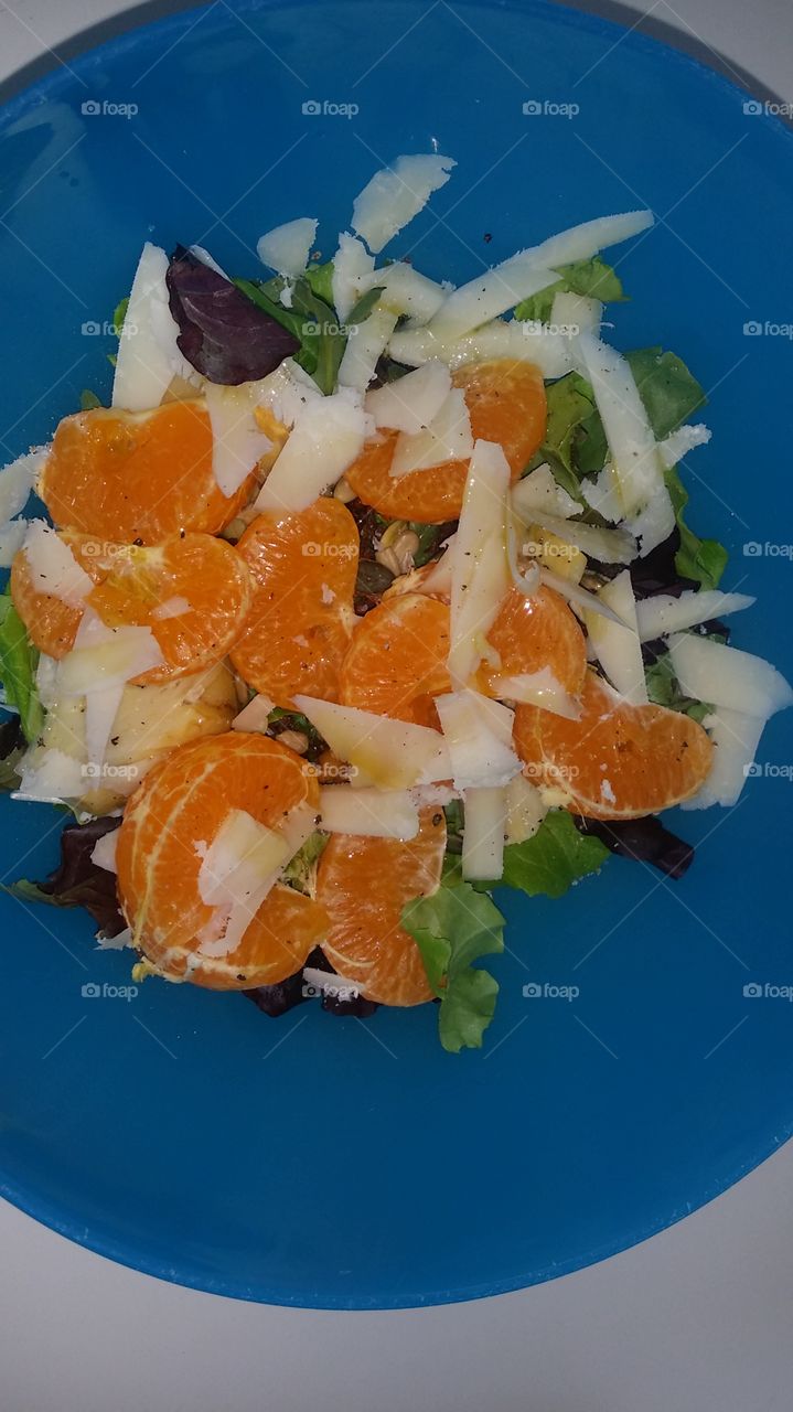 Tangerine and artichoke summer salad