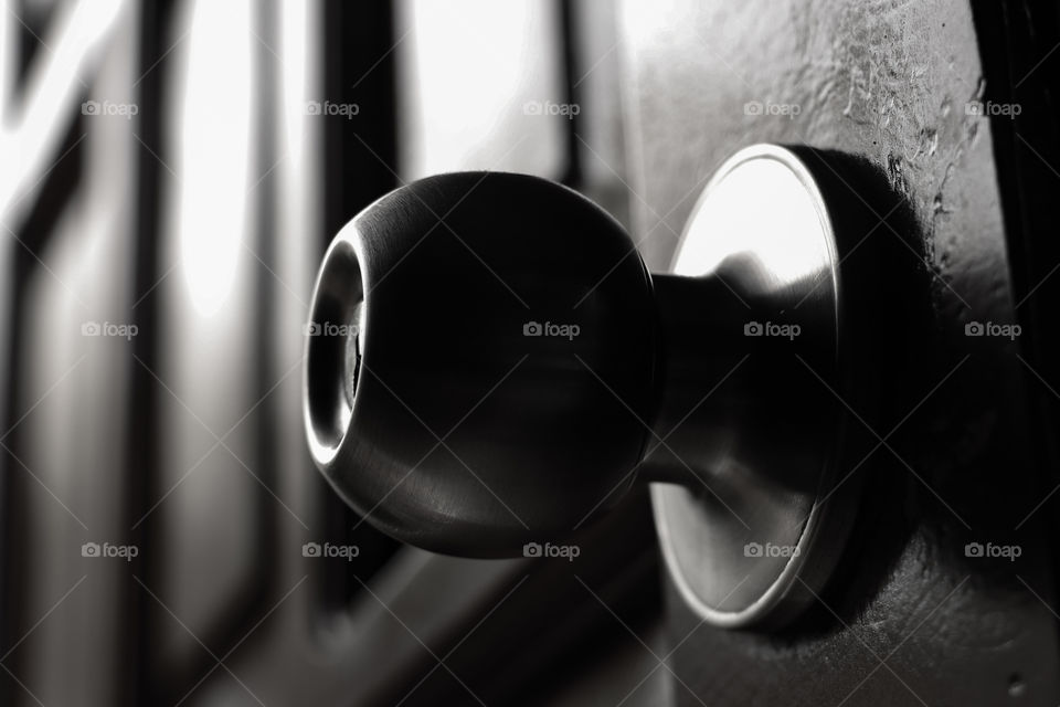 Door knob in black and white