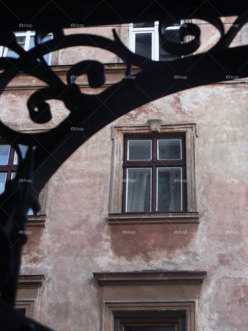 Forged Patterns and Windows