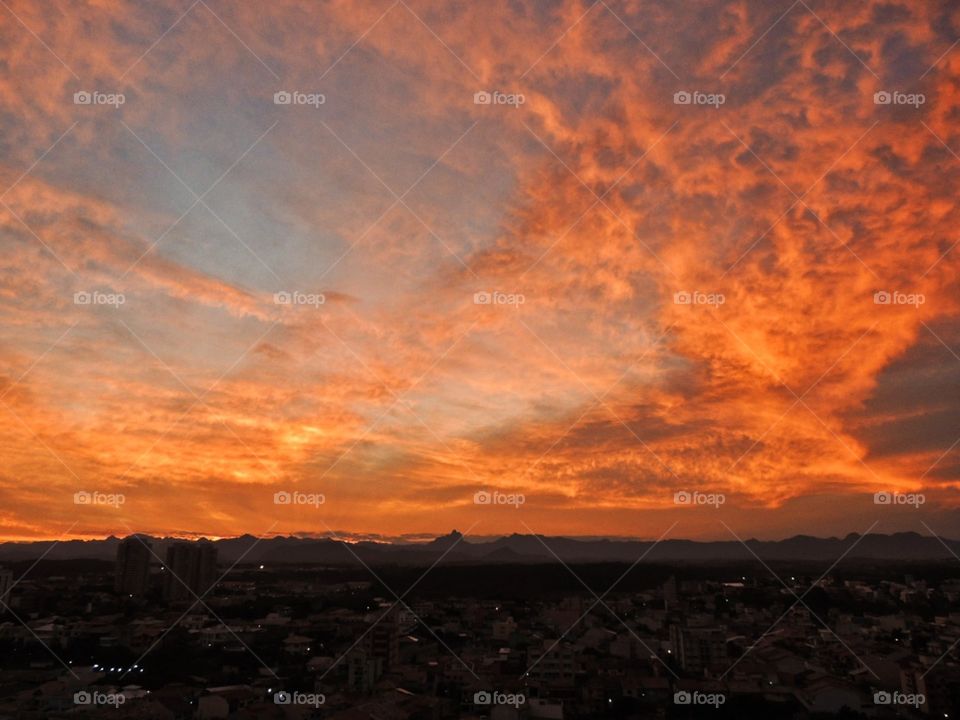 Blue and orange... This was the magnificent combination that the sky proposed. Each day these colors blend together and provide a different look at what we call a sunset. 