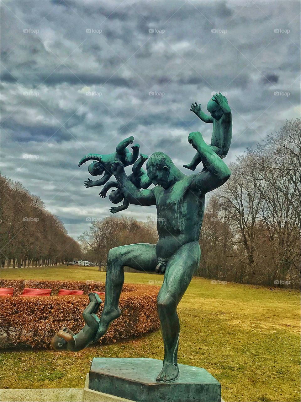 Frogner Park statue 