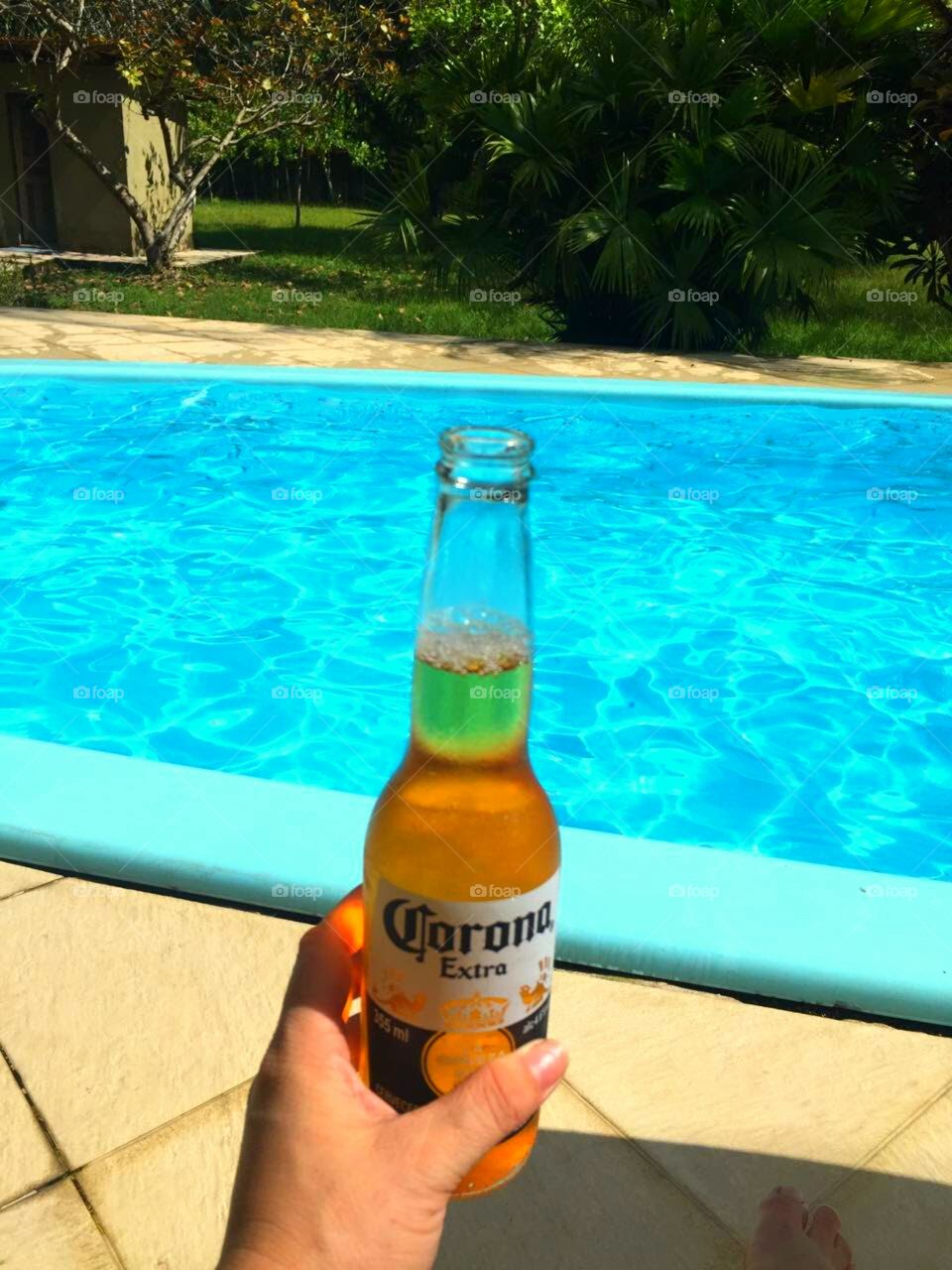 Dia de Sol, cerveja e piscina - Sun day, Beer and Pool.