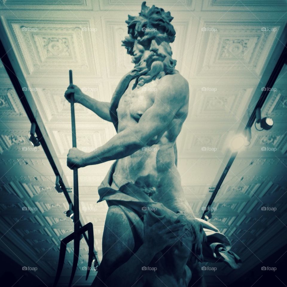 london statue museum poseidon by lateproject