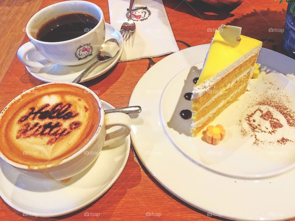 Love this cafe ! Hello kitty Cafe at SunwayPyramid Mall , very delicious cake flavor lemon+vanilla , drink with coffee expresso and lattle.. i will miss this place❤️