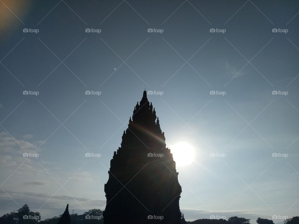 tample and sun