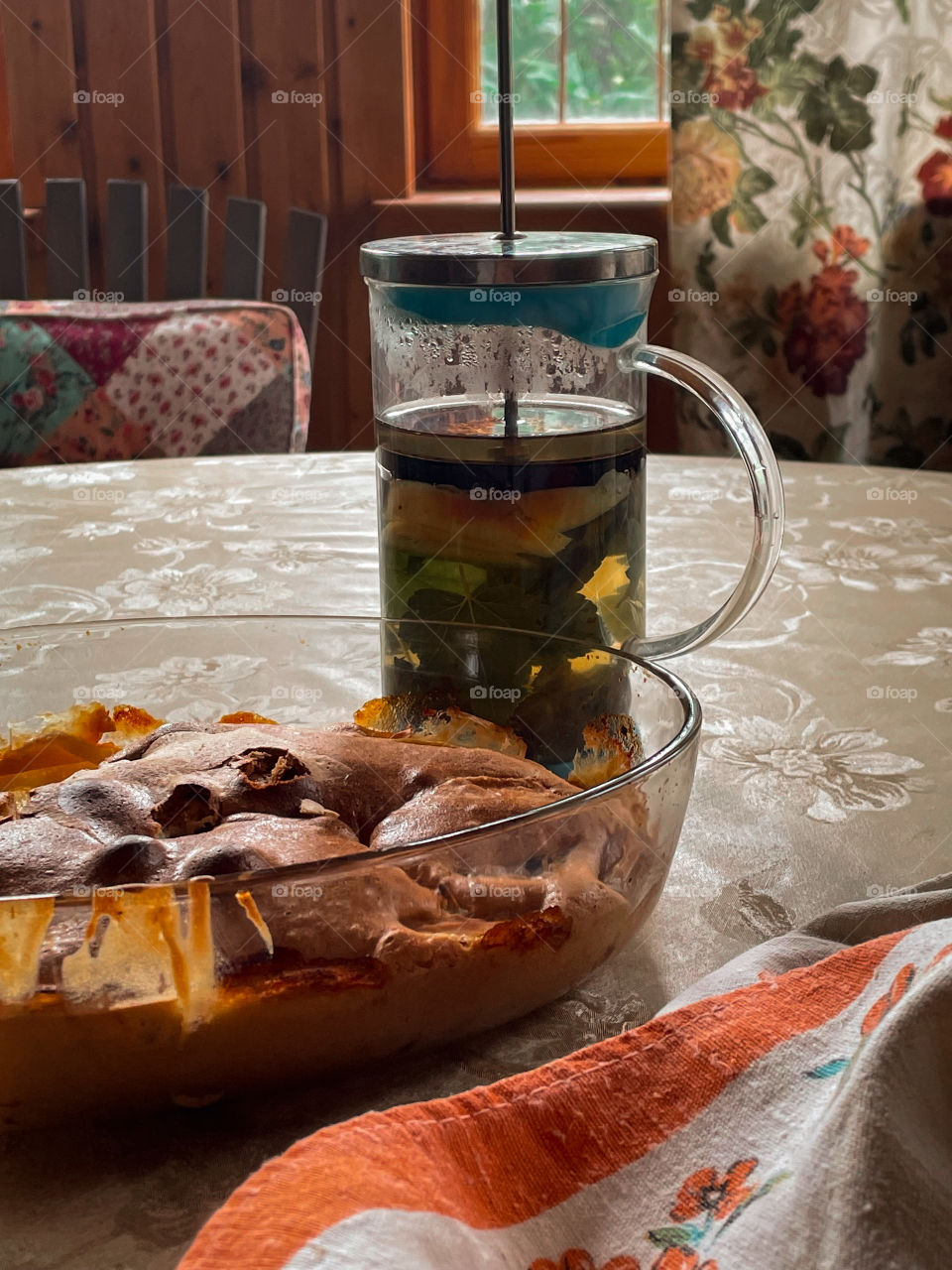 Tea and apple cake