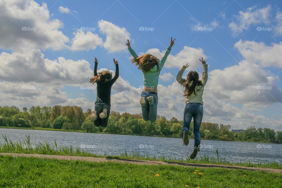 Friends jump