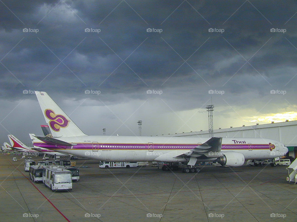 THAI AIRWAYS INTERNATIONAL B777-300 TG BKK BANGKOK THAILAND