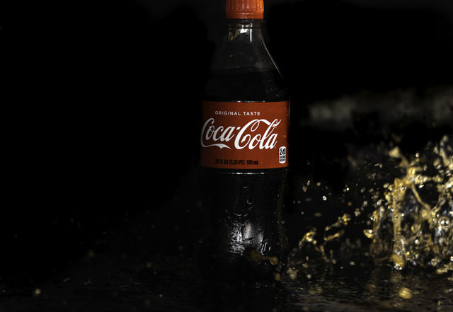 Coca Cola splash product photography 