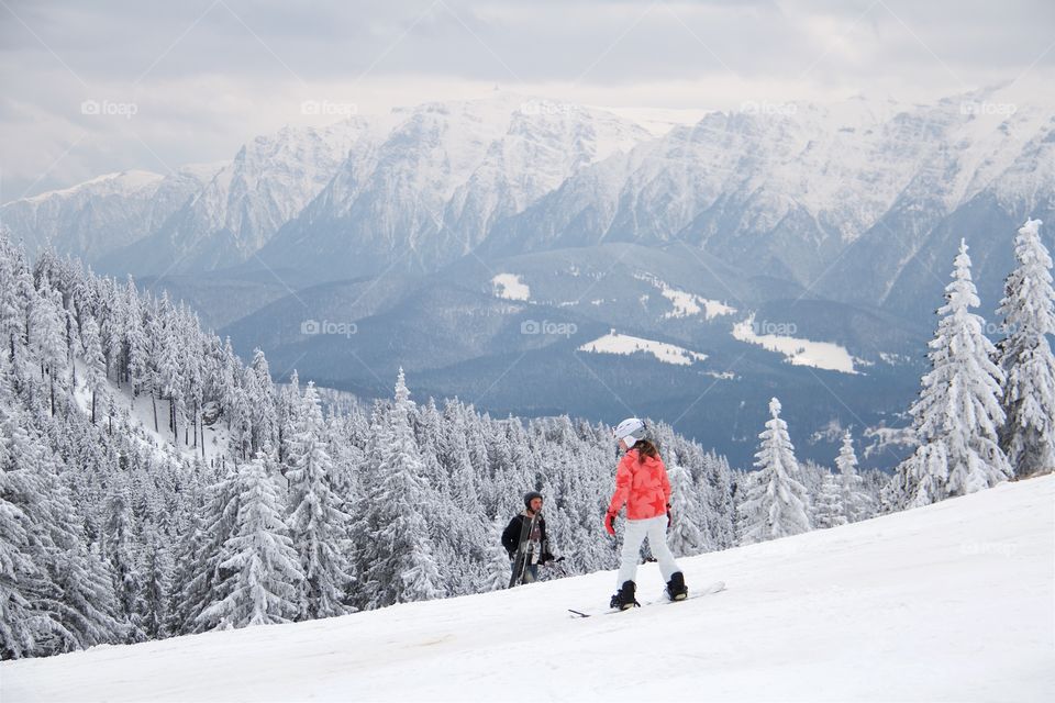 Children skiing in peak 