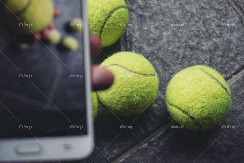 take a shoot yellow balls