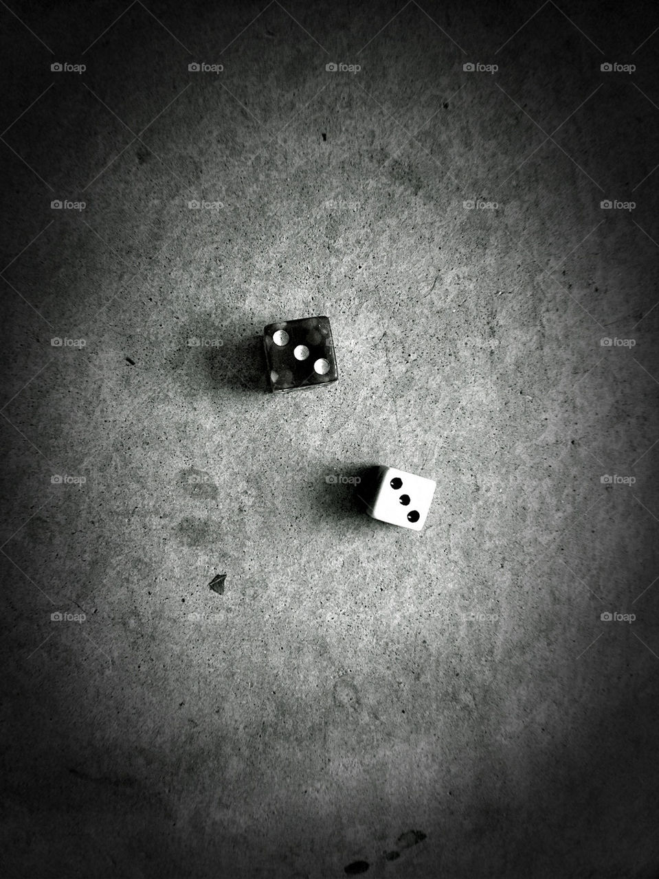 black and white dice by blaqrayne