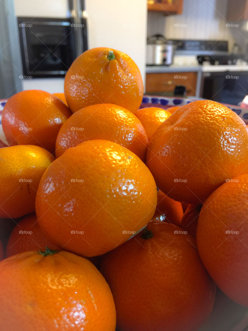 Fresh bowl of oranges 